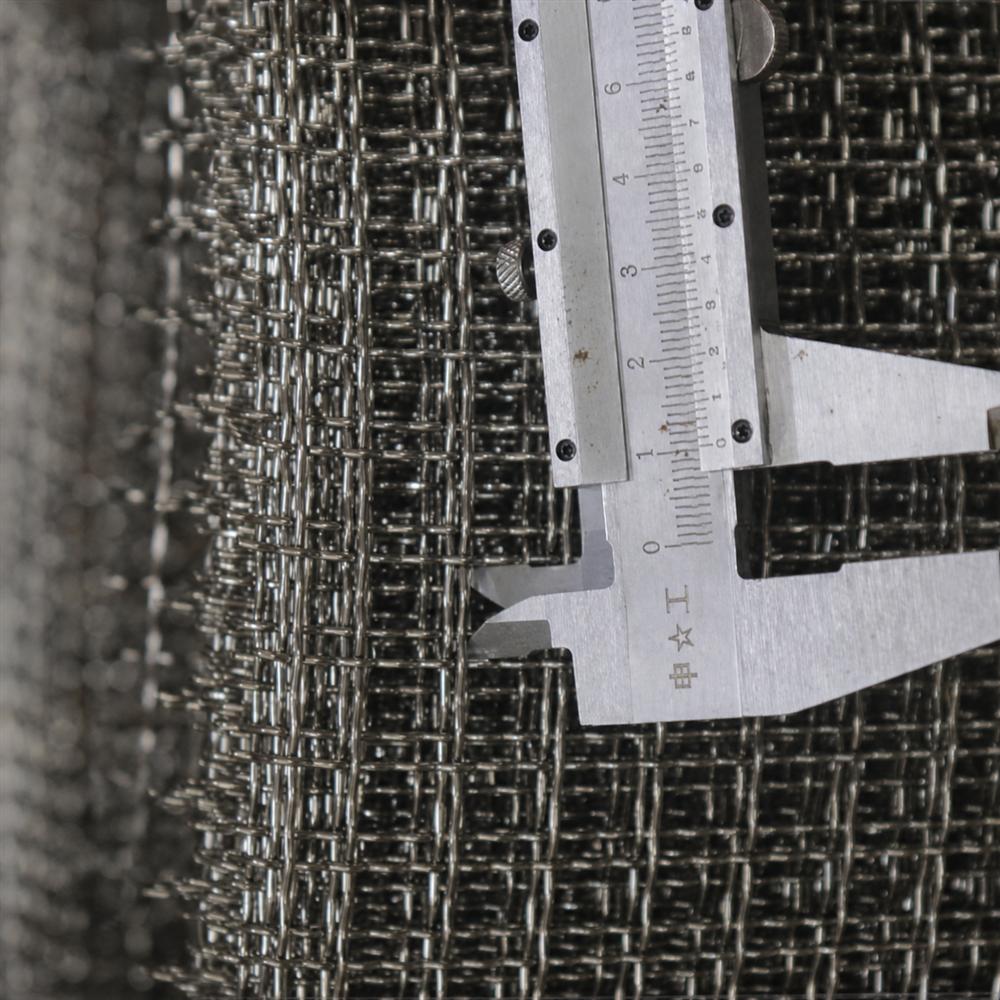 Thước cặp đo trực tiếp kích thước mắt lưới đan inox